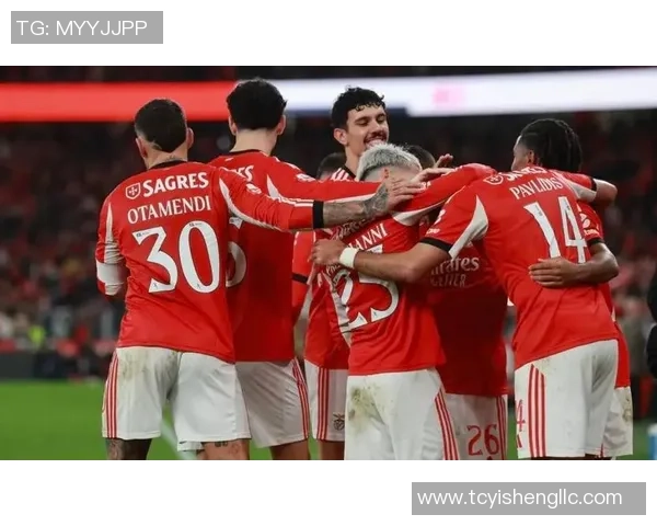 足总杯激战阿森纳险胜本菲卡乌龙球引发全场狂欢与转会热议