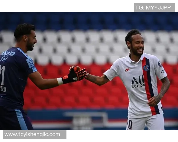 友谊赛巴黎圣日耳曼小胜本菲卡红牌事件引发全场热议